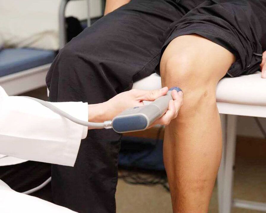 Ecografia dell'articolazione del ginocchio per diagnosticare l'artrosi
